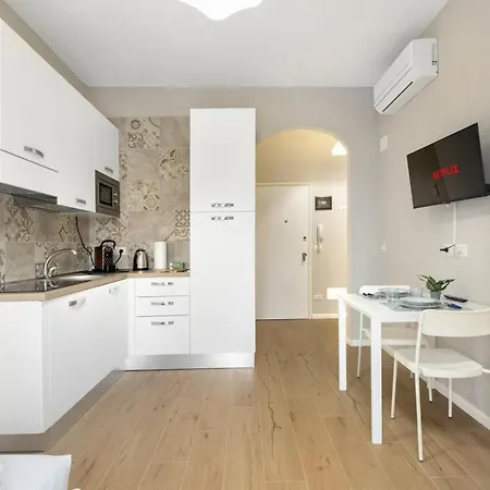 Modern With Wi-fi & Ac 15 Min To Duomo 밀라노